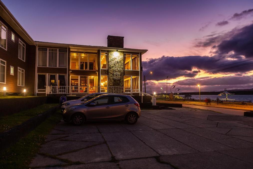 Hotel Capitan Eberhard Puerto Natales Exterior photo